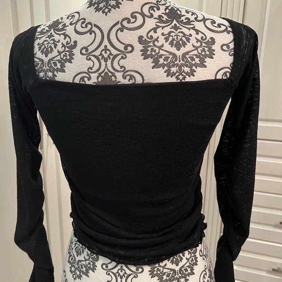 Princess Polly Ruched Top, Size 4. - Picture 3 of 5